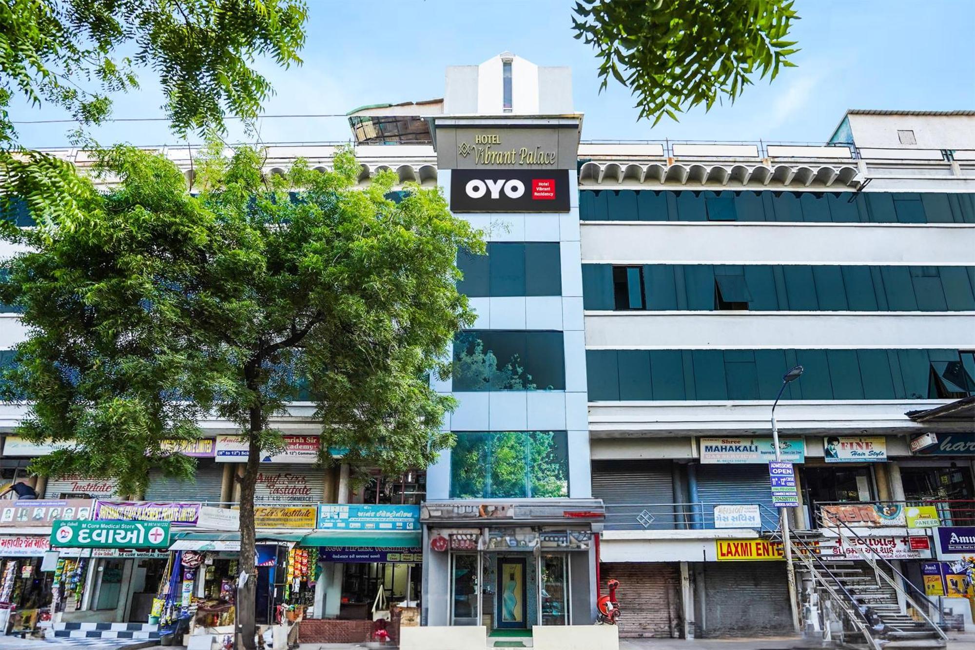Hotel O Vibrant Residency Ахмедабад Екстер'єр фото