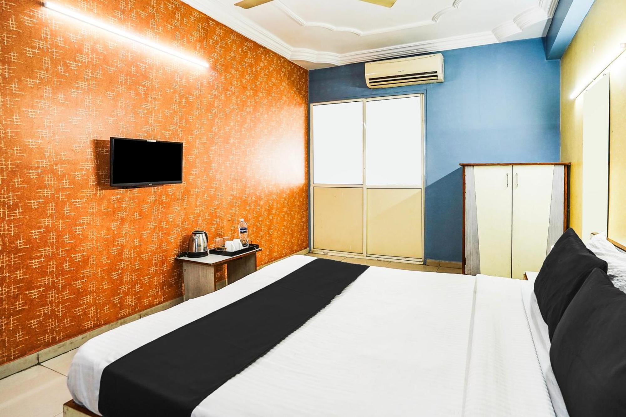 Hotel O Vibrant Residency Ахмедабад Екстер'єр фото